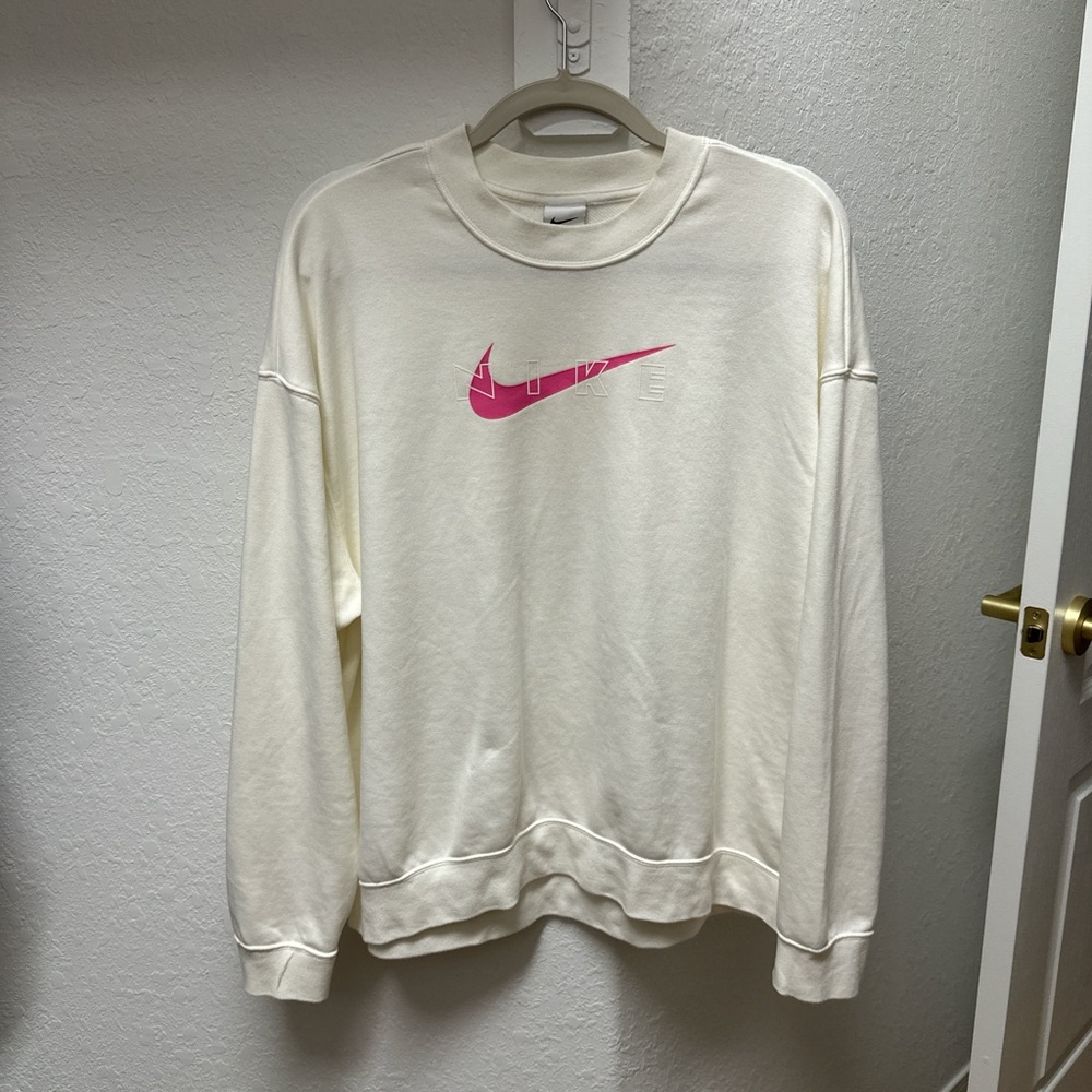 Nike women’s sweatshirt crew neck